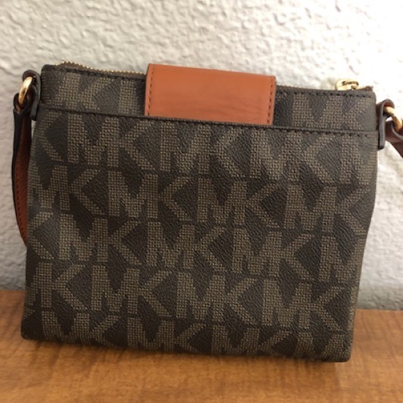 Michael Kors Crossbody bag - Excellent condition!! - Picture 2 of 3